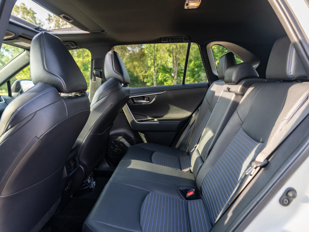 2021 Toyota RAV4 XSE - Photo 14