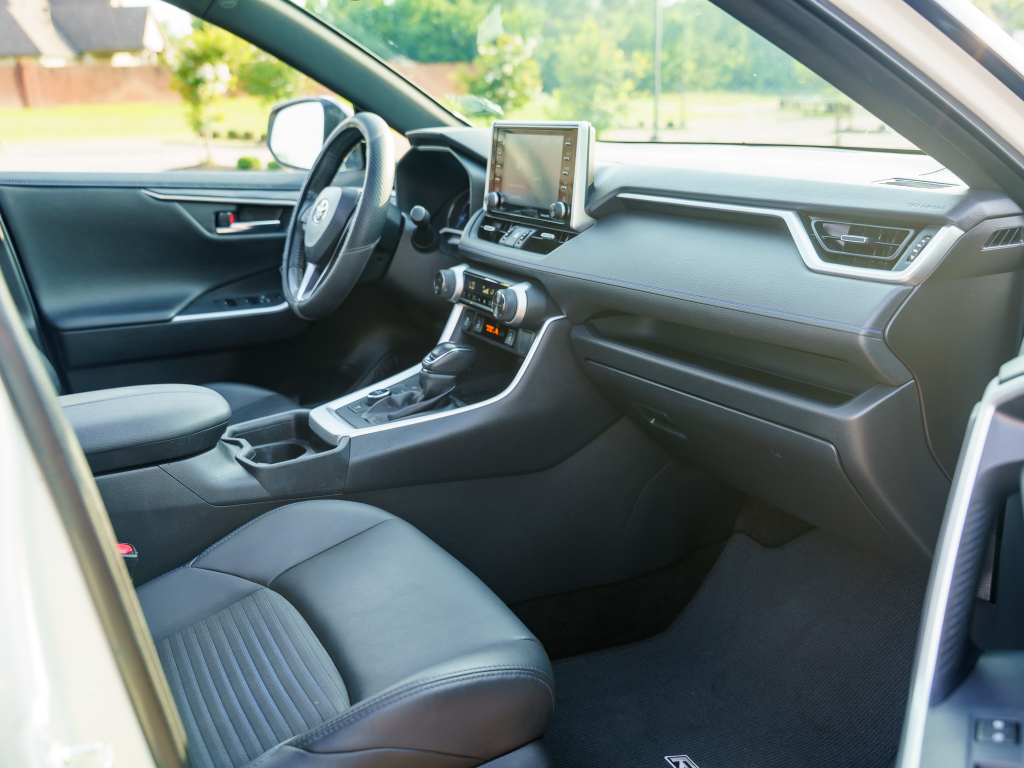 2021 Toyota RAV4 XSE - Photo 18