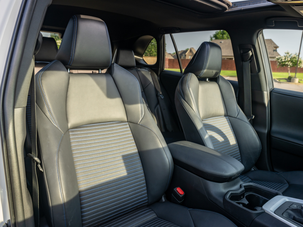 2021 Toyota RAV4 XSE - Photo 19