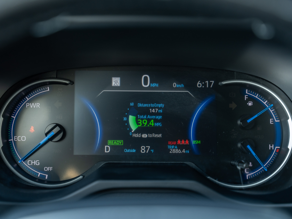 2021 Toyota RAV4 XSE - Photo 22