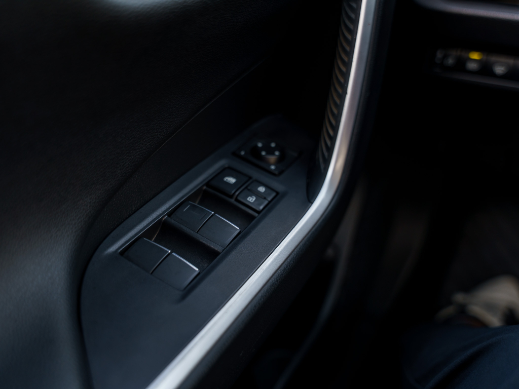 2021 Toyota RAV4 XSE - Photo 27