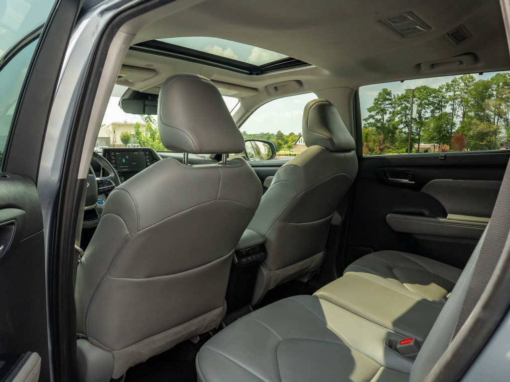 Used 2021 Toyota Highlander Hybrid SUV