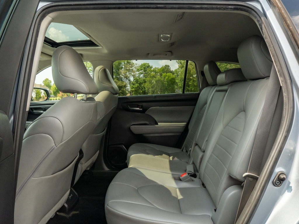 Used 2021 Toyota Highlander Hybrid SUV