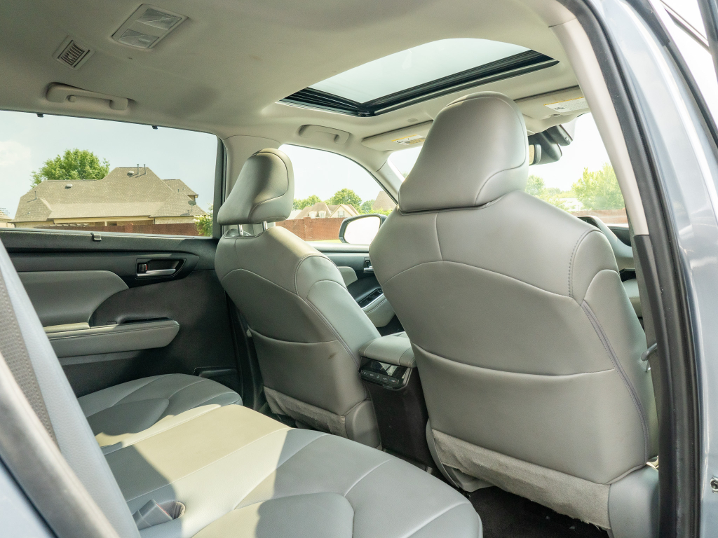 Used 2021 Toyota Highlander Hybrid SUV