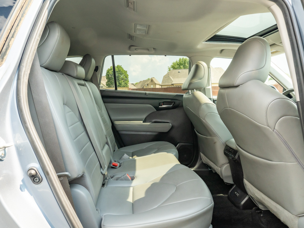 Used 2021 Toyota Highlander Hybrid SUV