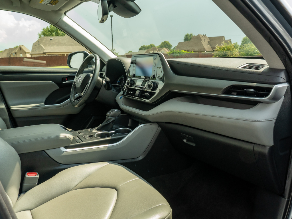 Used 2021 Toyota Highlander Hybrid SUV