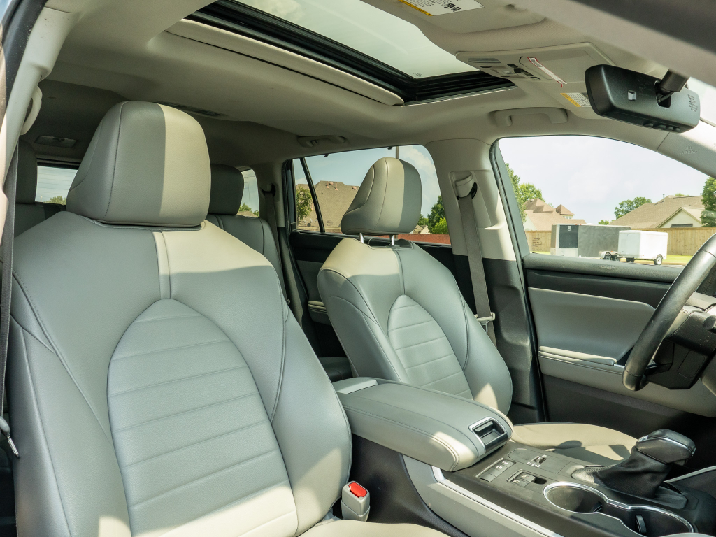 Used 2021 Toyota Highlander Hybrid SUV