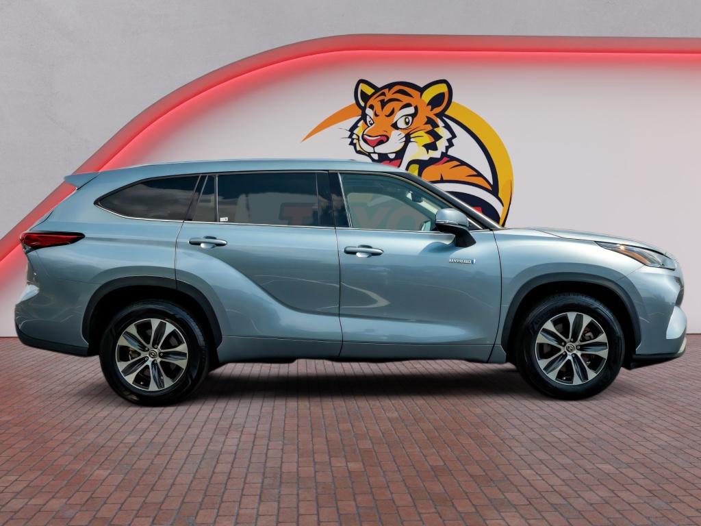 Used 2021 Toyota Highlander Hybrid SUV