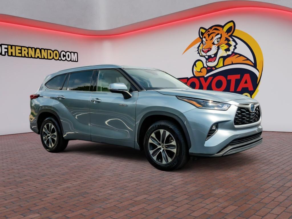 Used 2021 Toyota Highlander Hybrid SUV