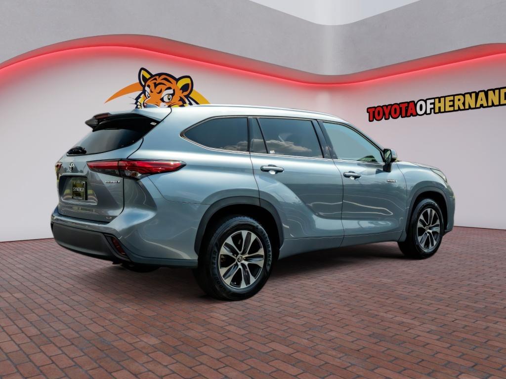 Used 2021 Toyota Highlander Hybrid SUV