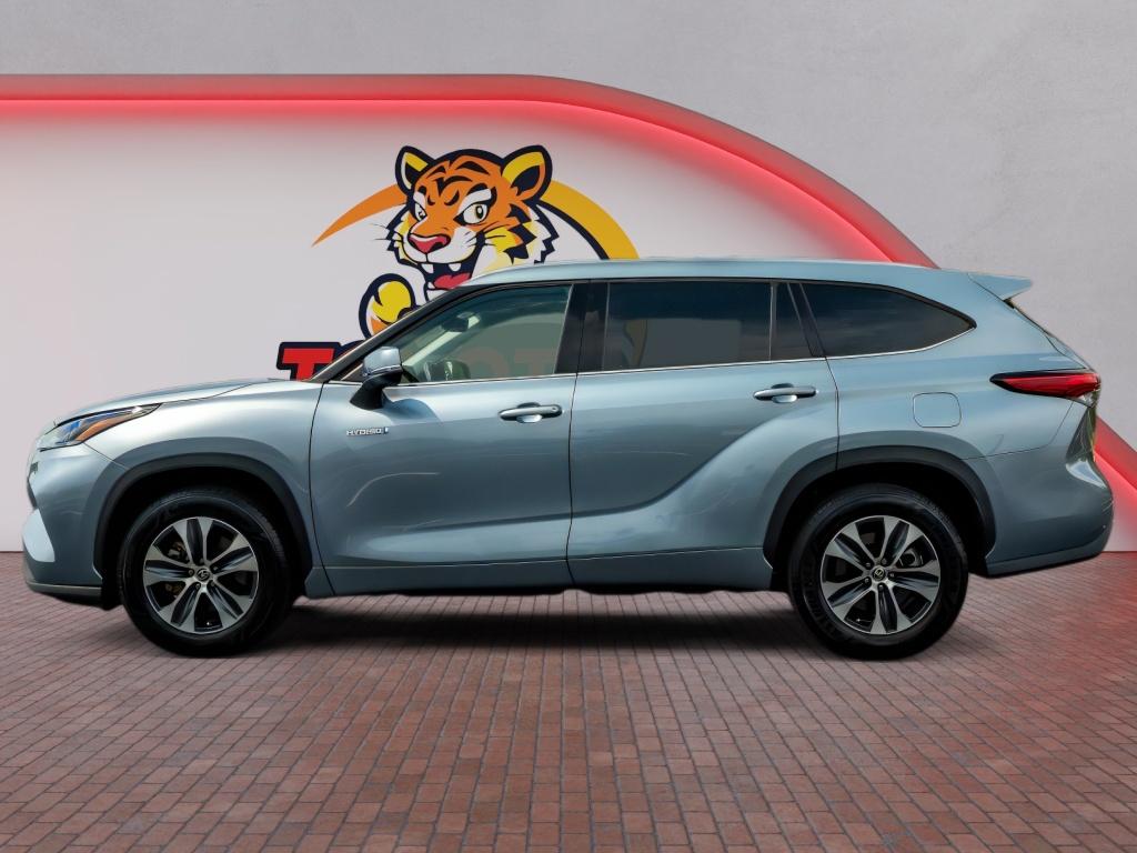 Used 2021 Toyota Highlander Hybrid SUV