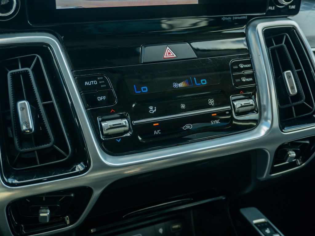 2022 Kia Sorento SX - Photo 27