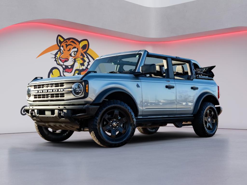2022 Ford Bronco 4-Door Black Diamond's photo