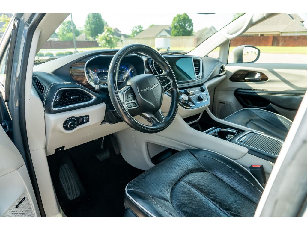 Used 2022 Chrysler Pacifica Van