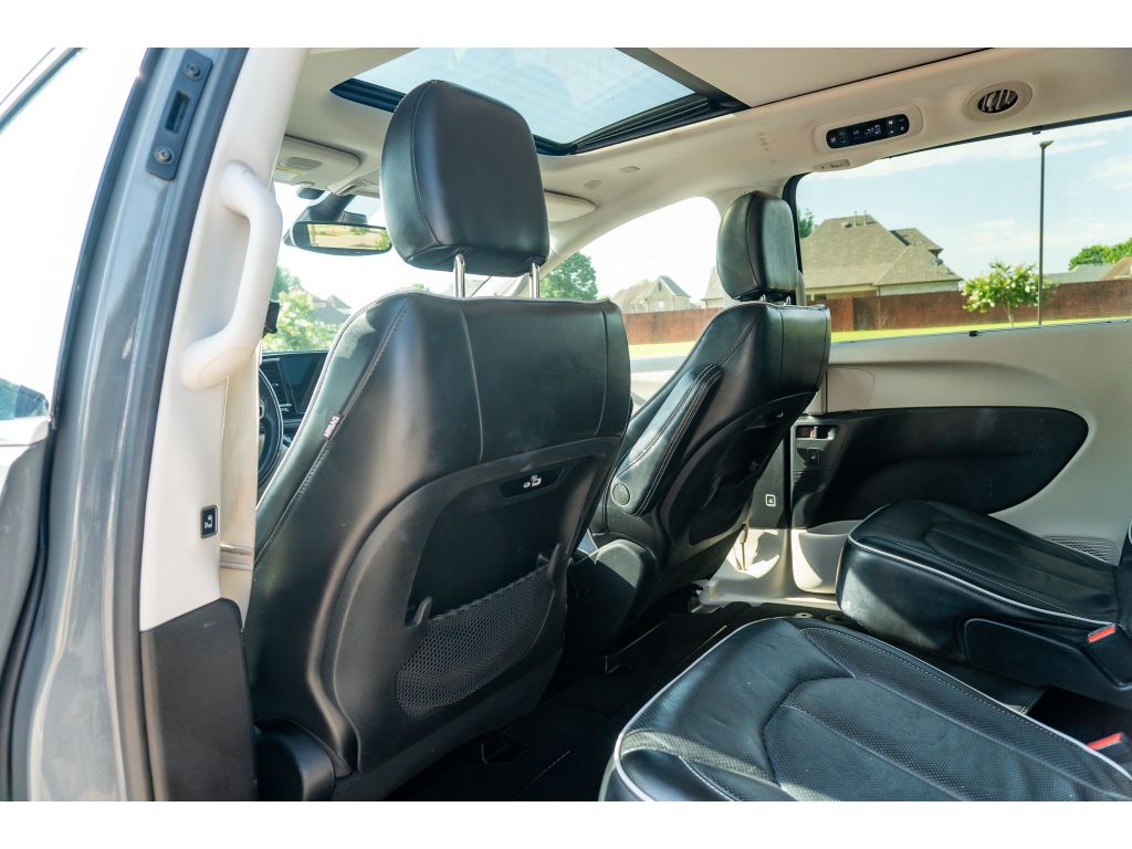 Used 2022 Chrysler Pacifica Van