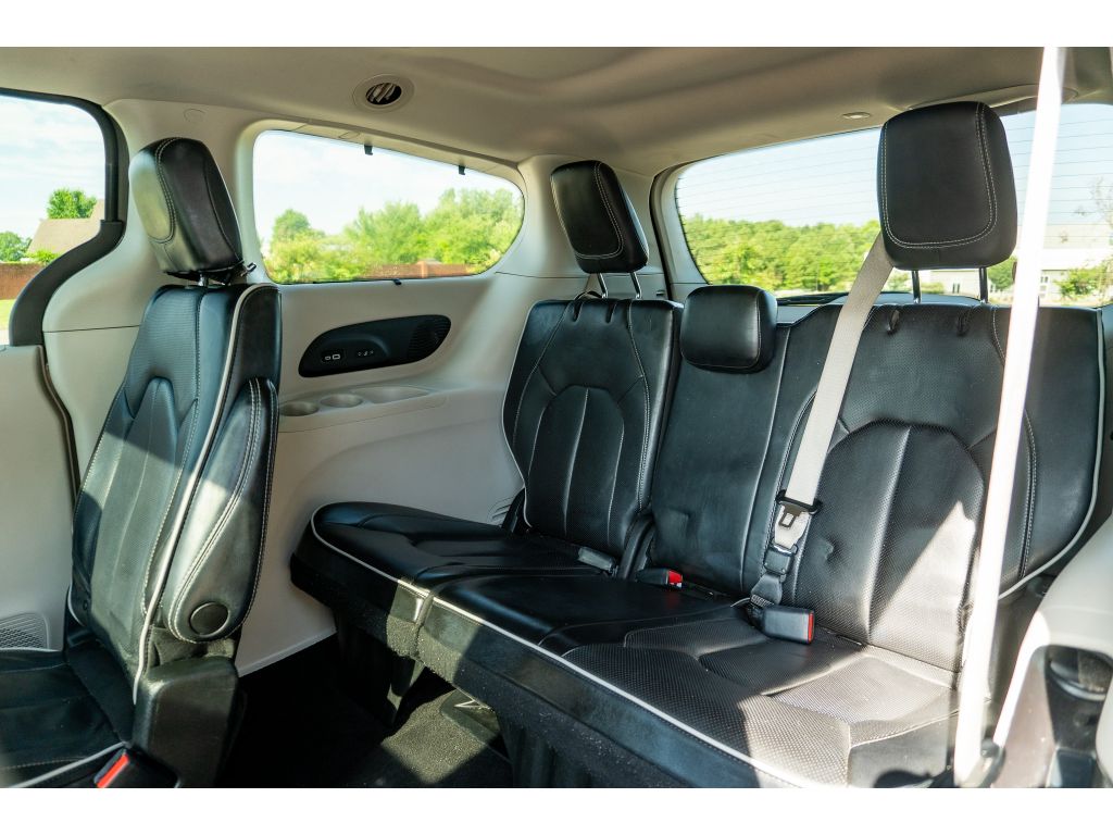 Used 2022 Chrysler Pacifica Van