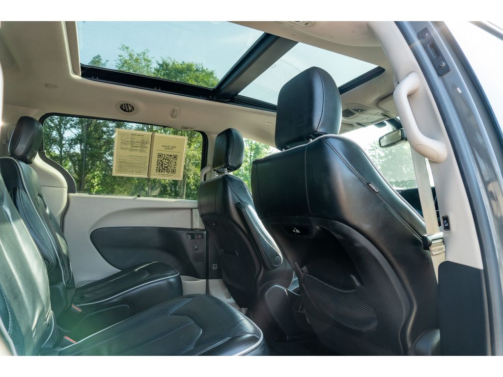 Used 2022 Chrysler Pacifica Van