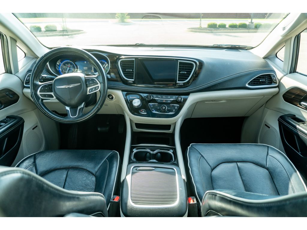 Used 2022 Chrysler Pacifica Van