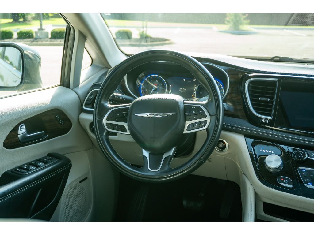Used 2022 Chrysler Pacifica Van