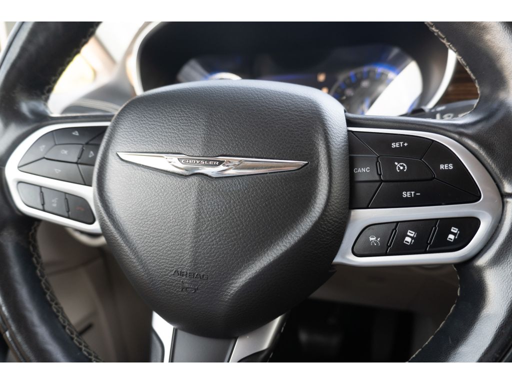 Used 2022 Chrysler Pacifica Van