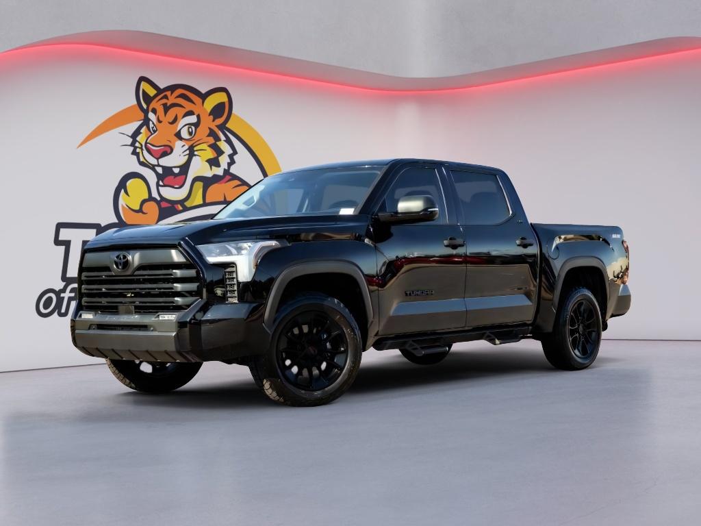 2022 Toyota Tundra SR5's photo