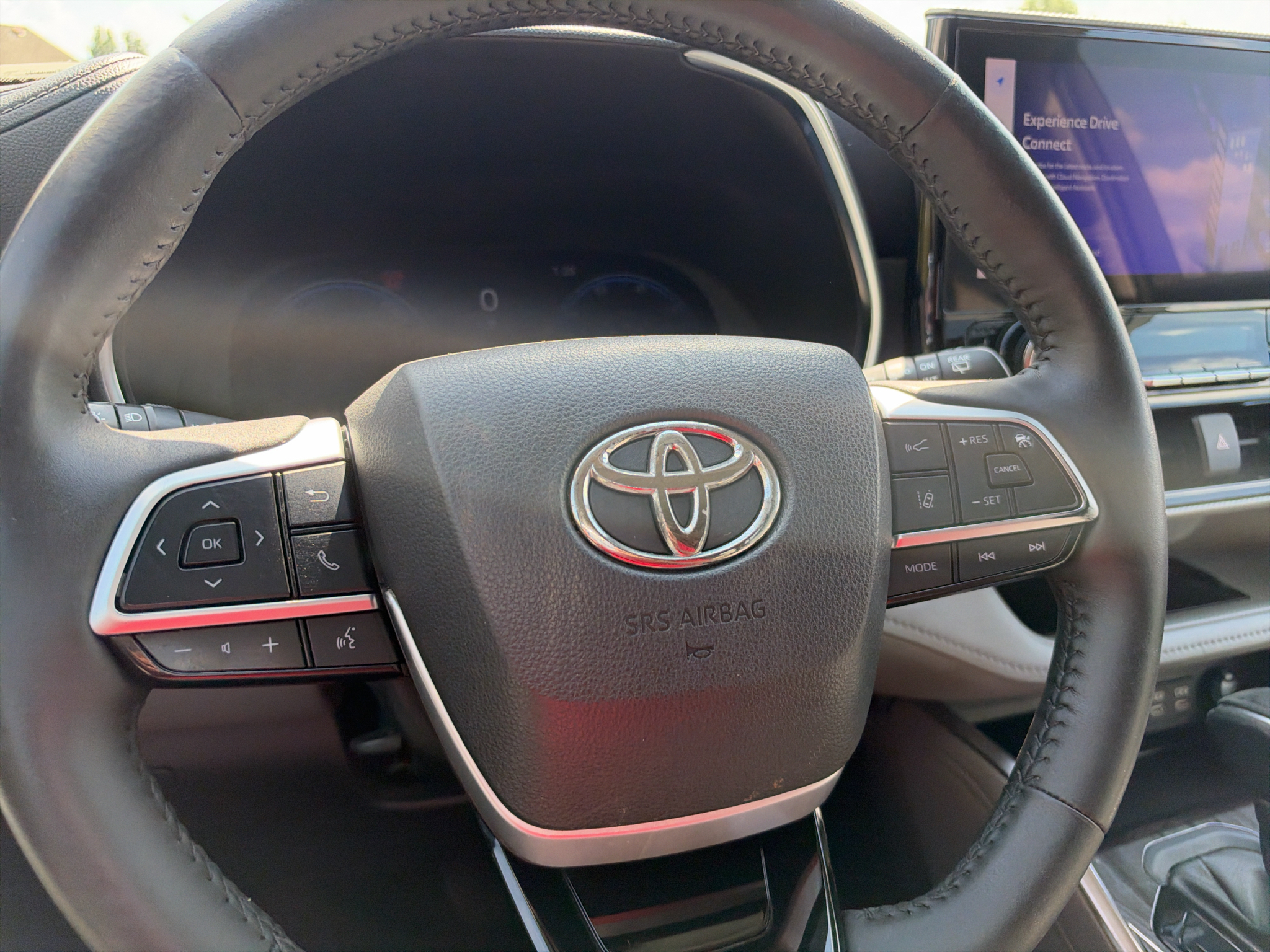 Used 2023 Toyota Highlander Hybrid SUV