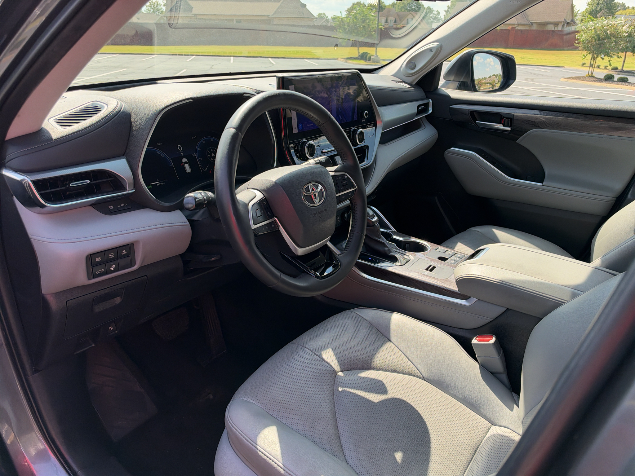 Used 2023 Toyota Highlander Hybrid SUV