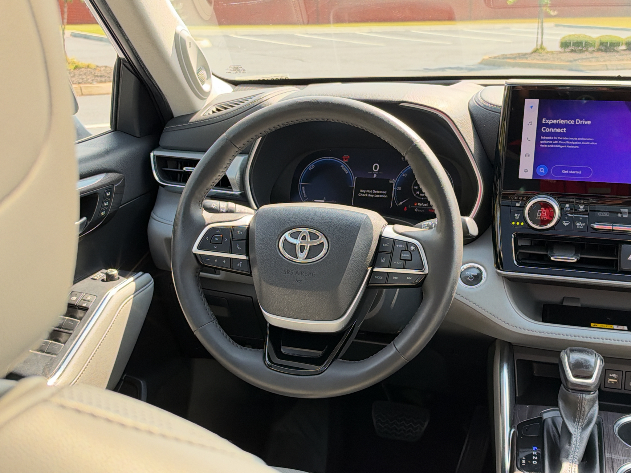 Used 2023 Toyota Highlander Hybrid SUV