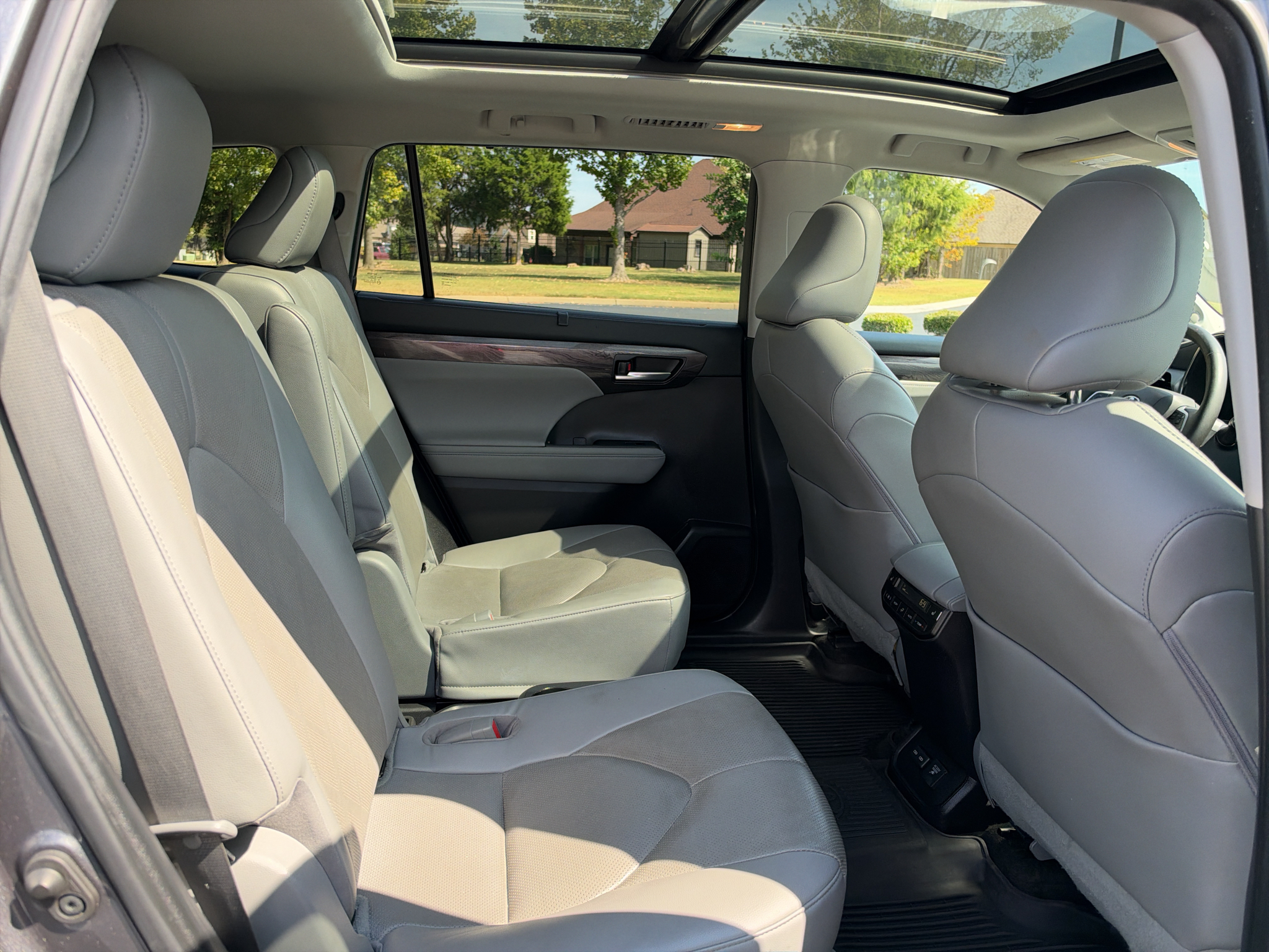 Used 2023 Toyota Highlander Hybrid SUV