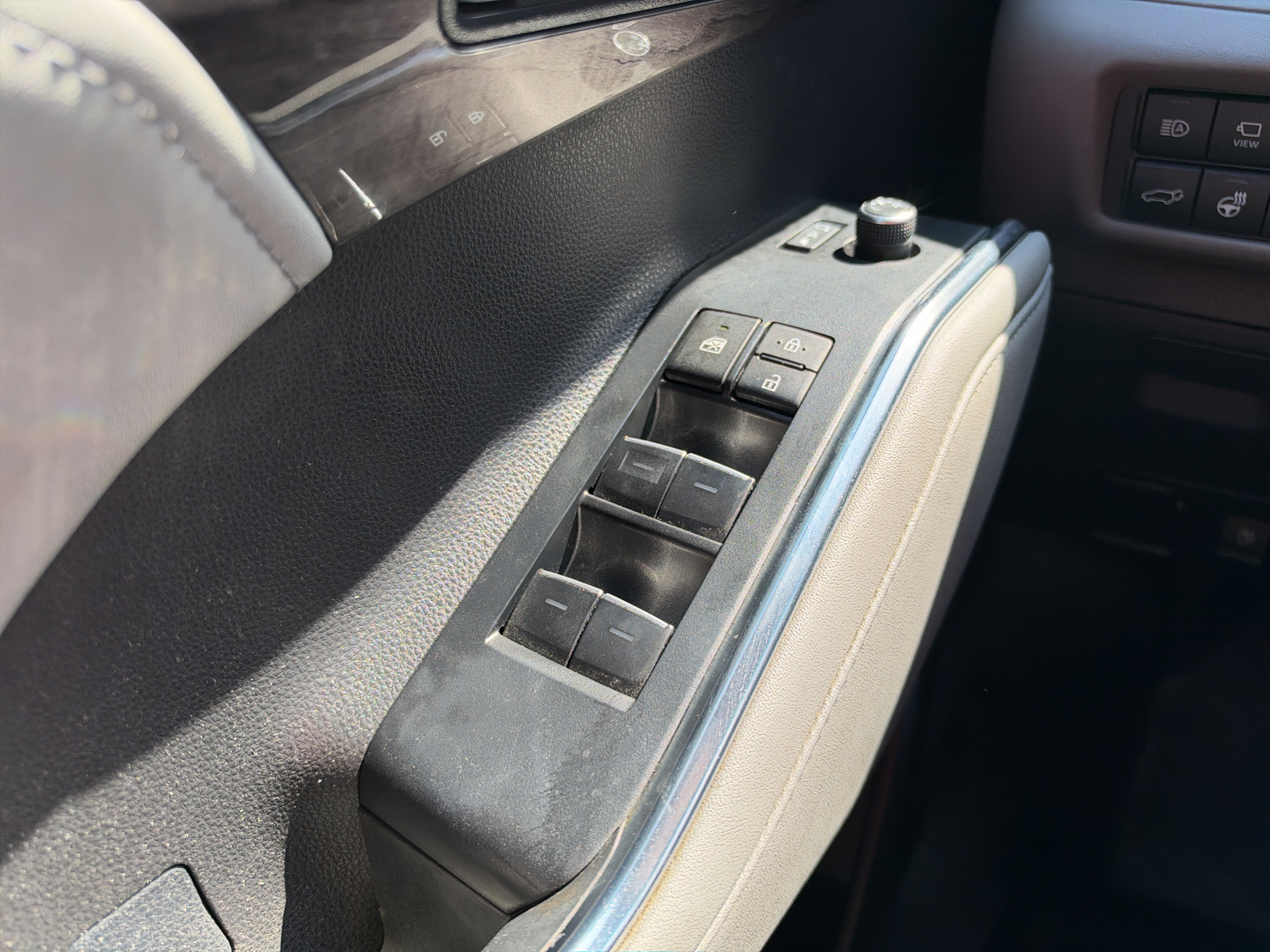 Used 2023 Toyota Highlander Hybrid SUV