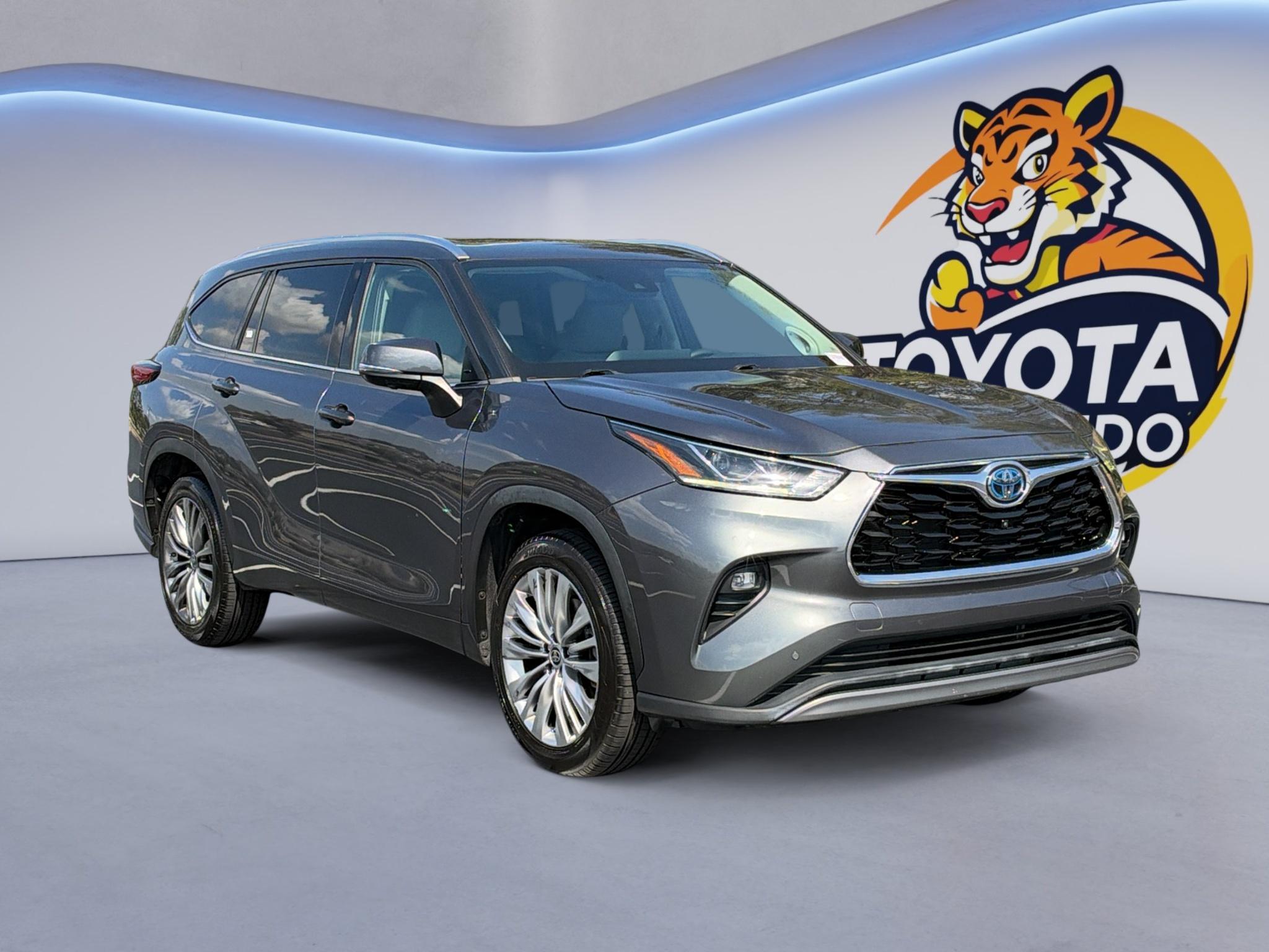 Used 2023 Toyota Highlander Hybrid SUV