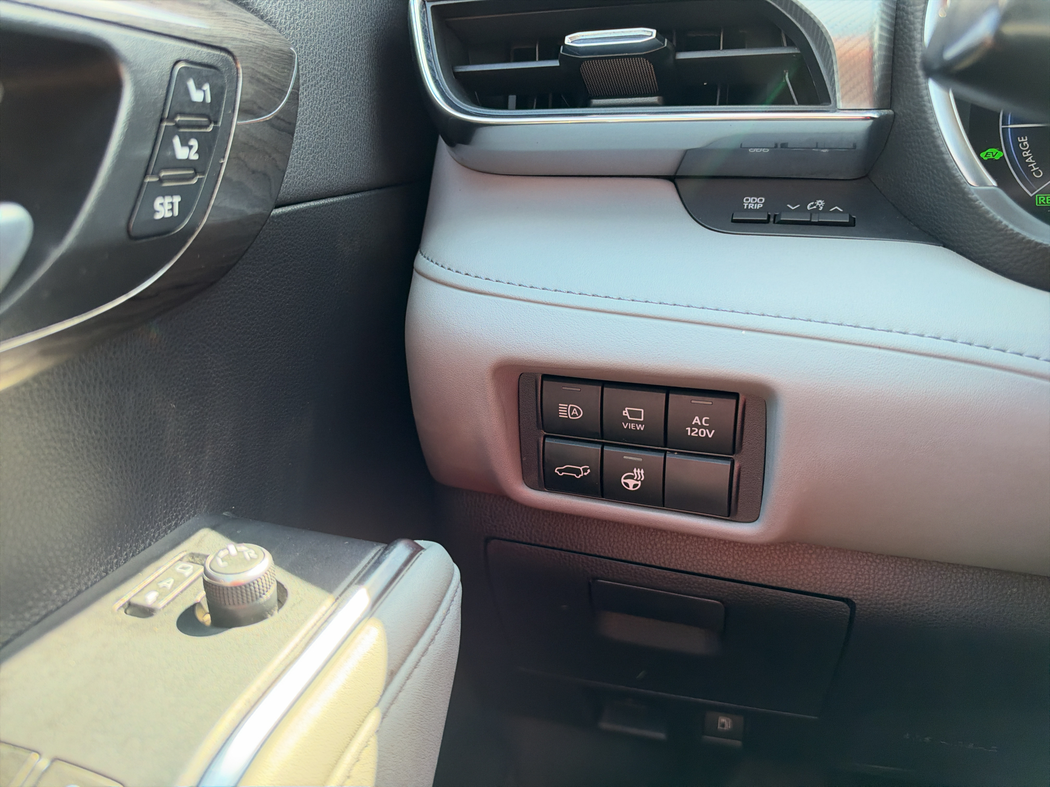 Used 2023 Toyota Highlander Hybrid SUV