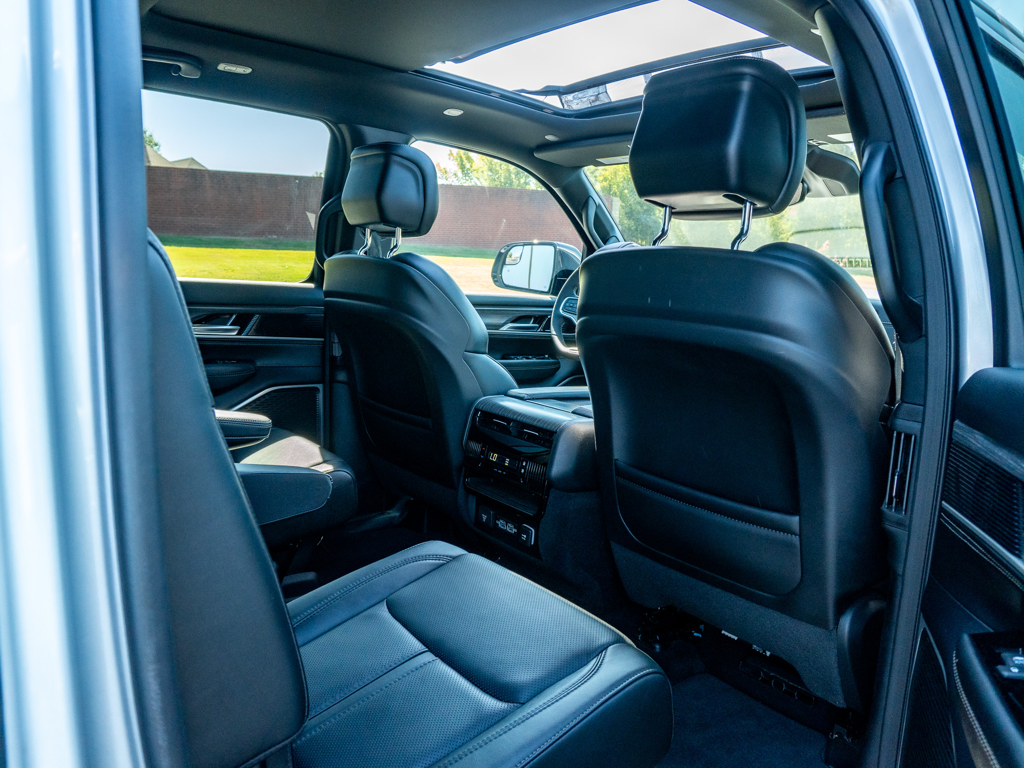 Used 2023 Jeep Wagoneer SUV