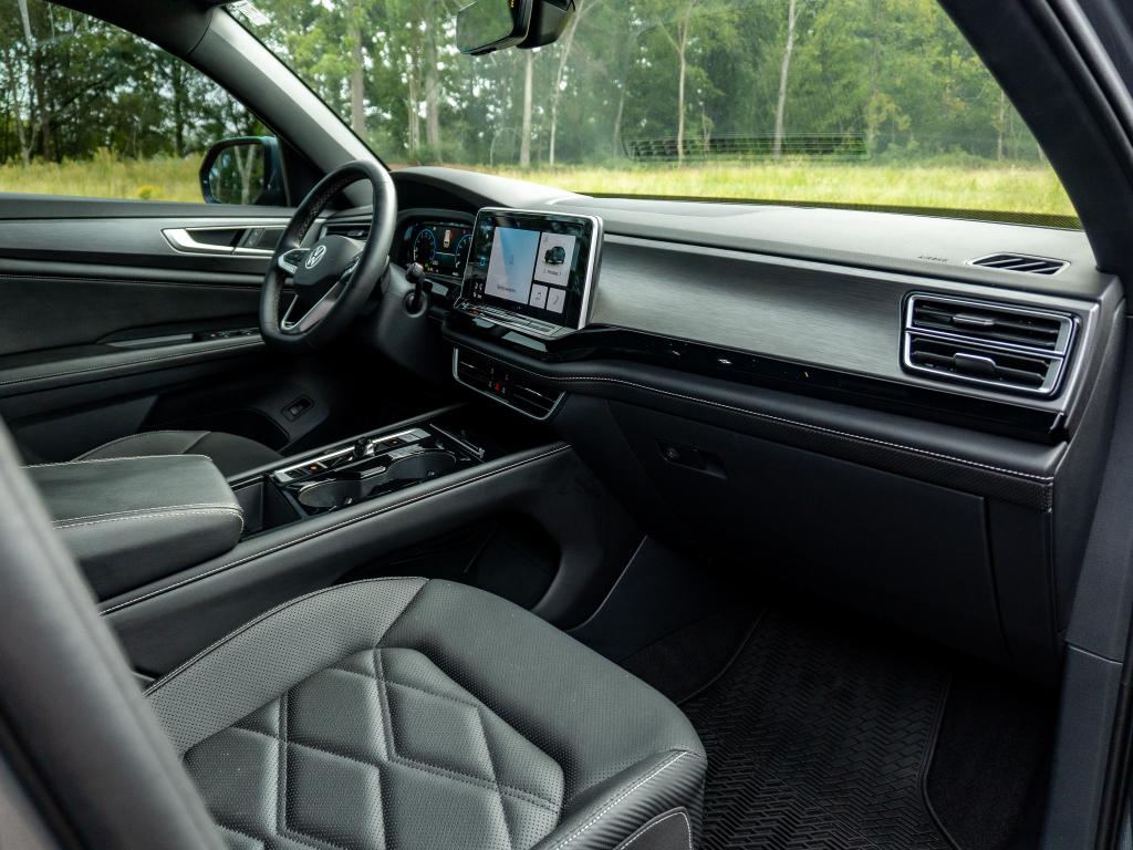 Used 2024 Volkswagen Atlas Cross Sport SUV