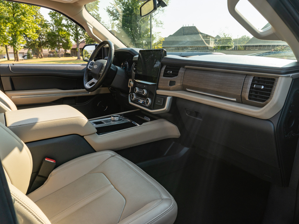 Used 2024 Ford Expedition SUV
