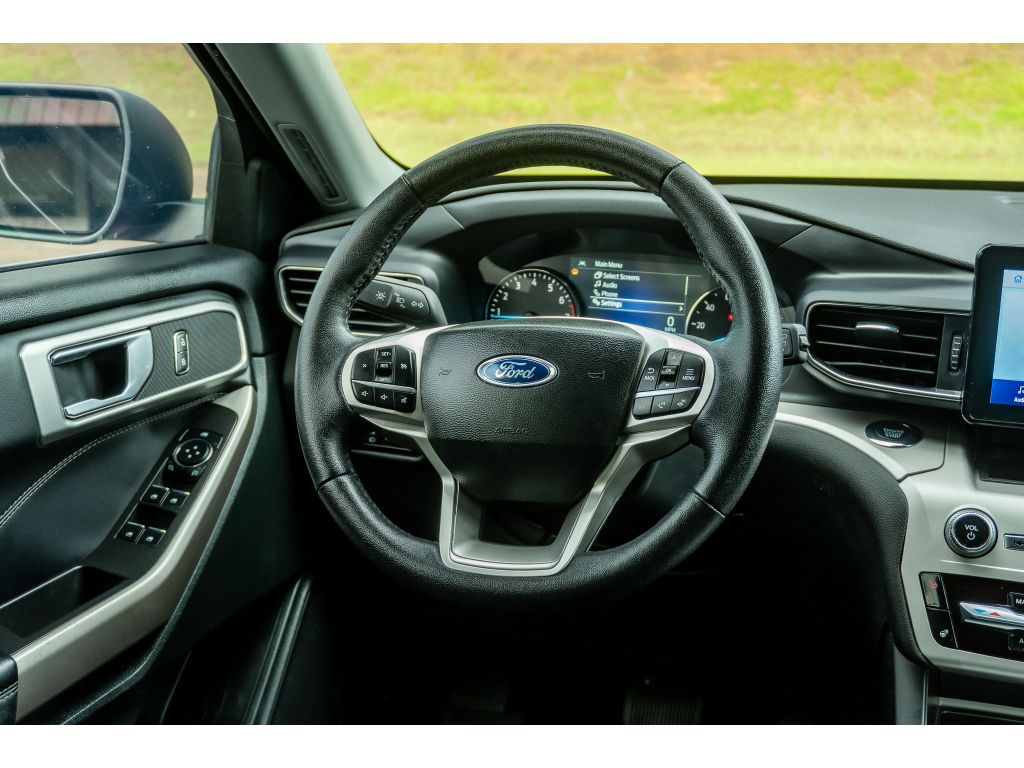Used 2024 Ford Explorer SUV
