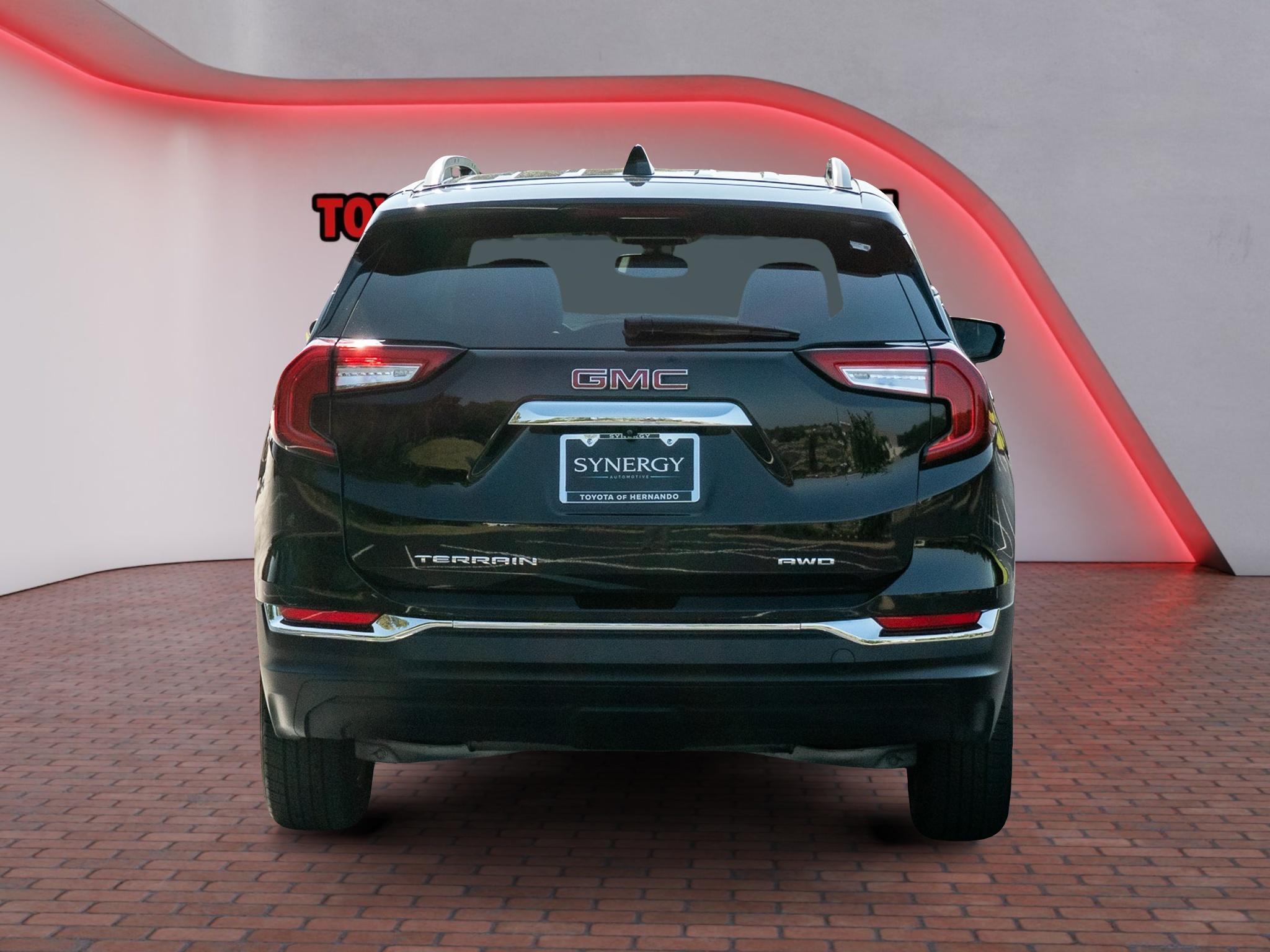 Used 2024 GMC Terrain SUV