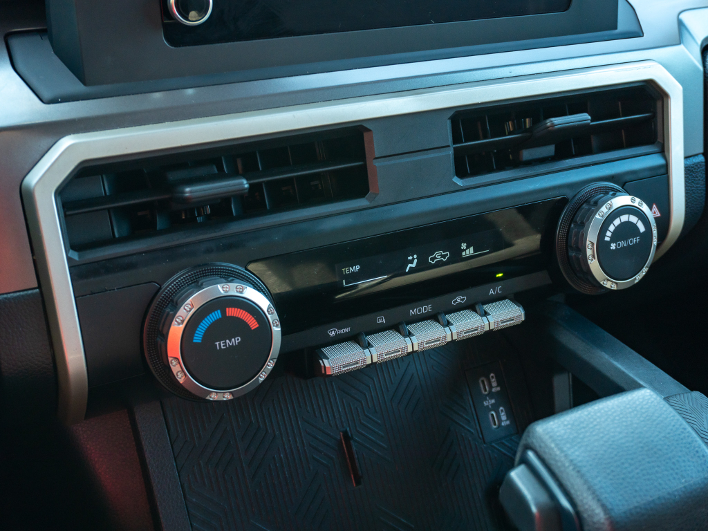 2024 Toyota Tacoma SR5 - Photo 23