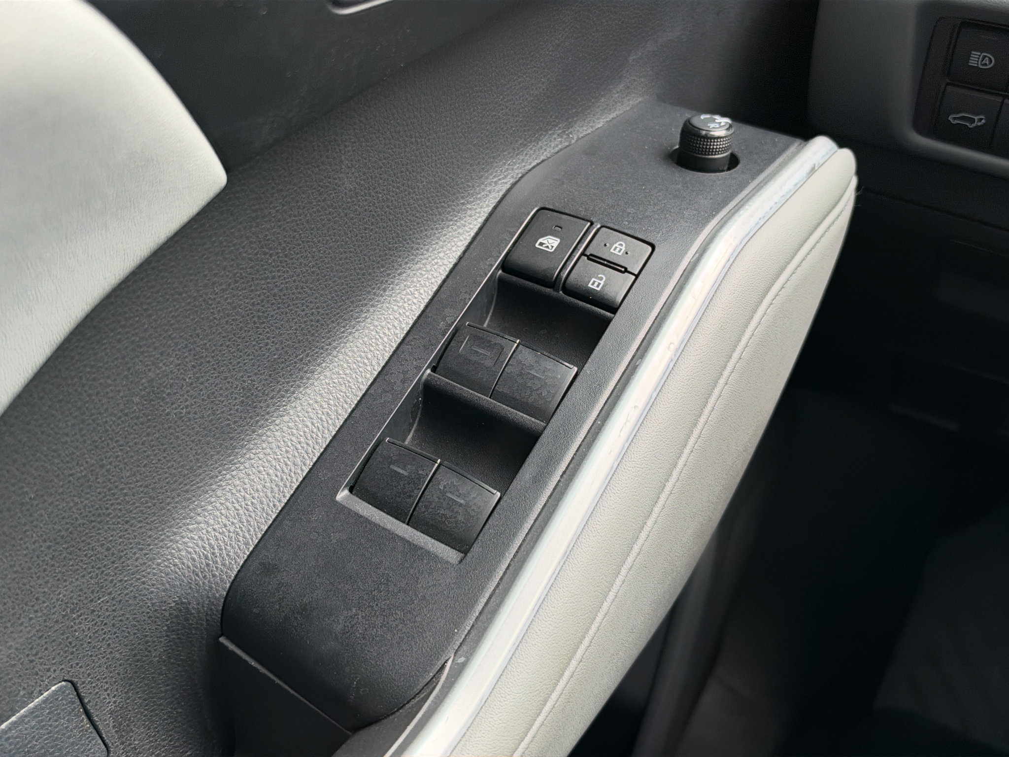 Used 2024 Toyota Highlander Hybrid SUV