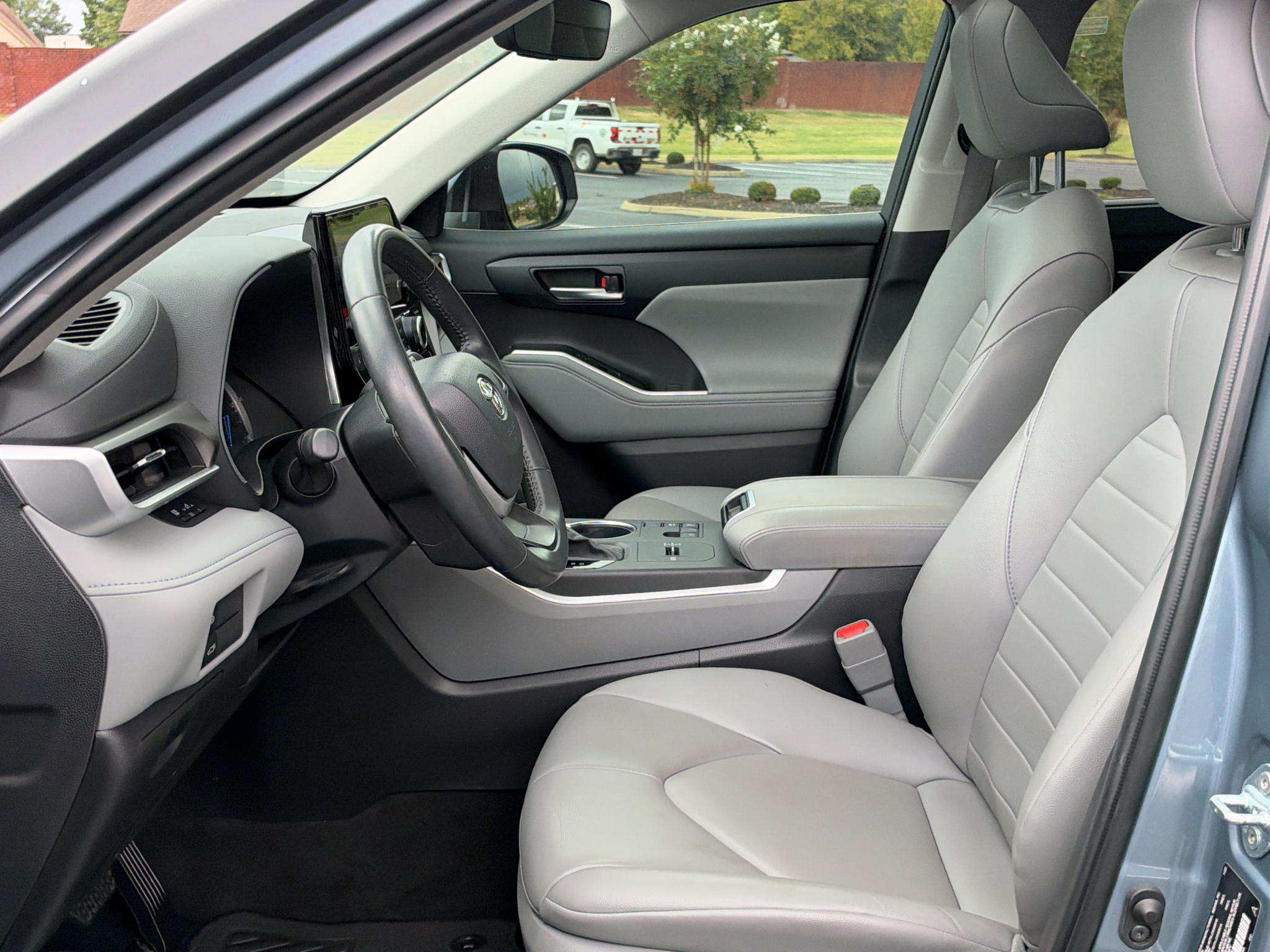 Used 2024 Toyota Highlander Hybrid SUV