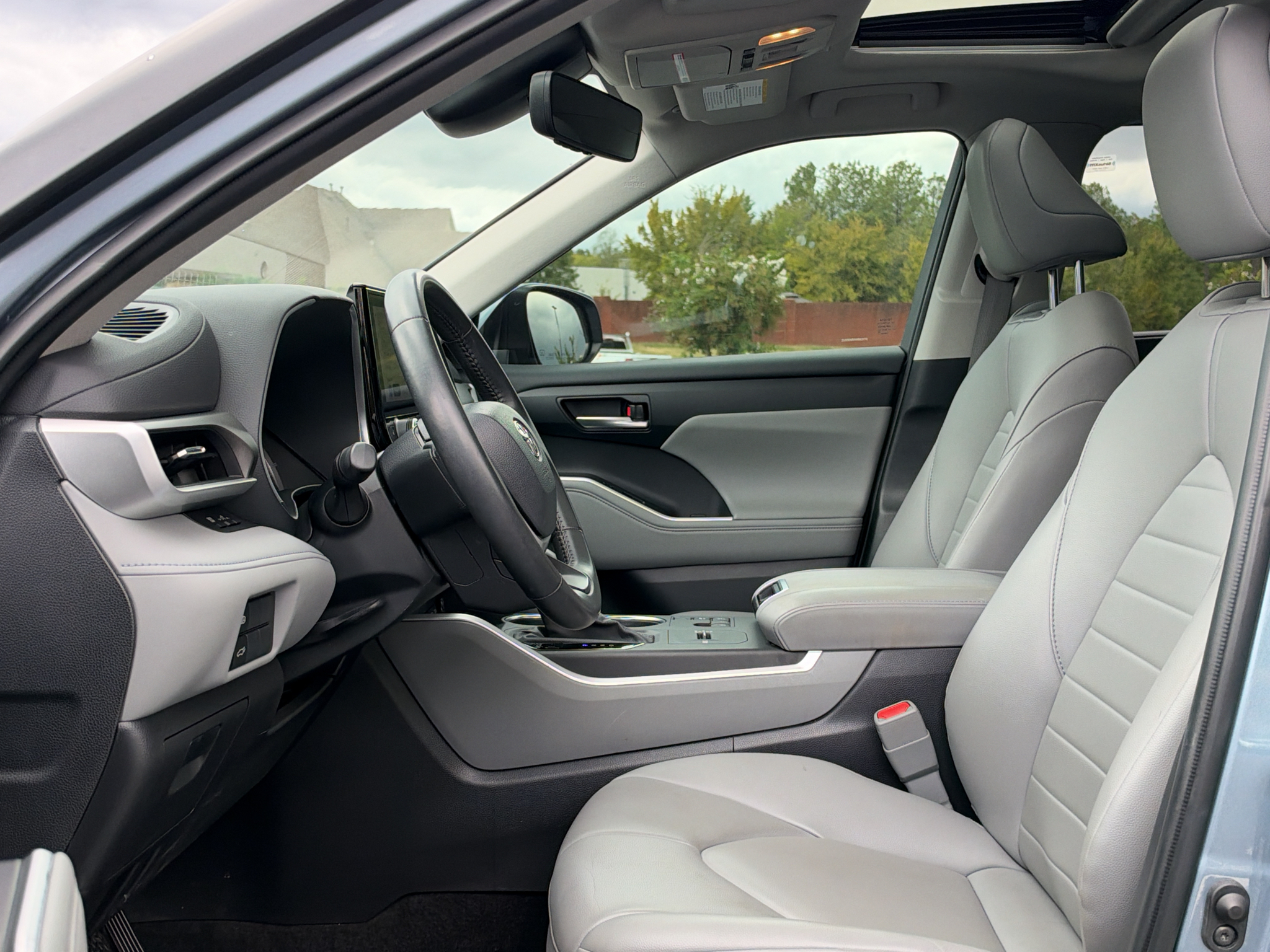 Used 2024 Toyota Highlander Hybrid SUV