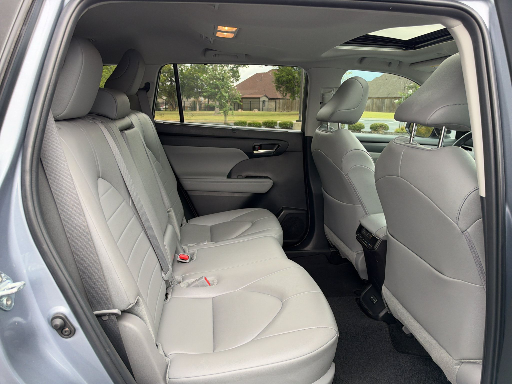 Used 2024 Toyota Highlander Hybrid SUV