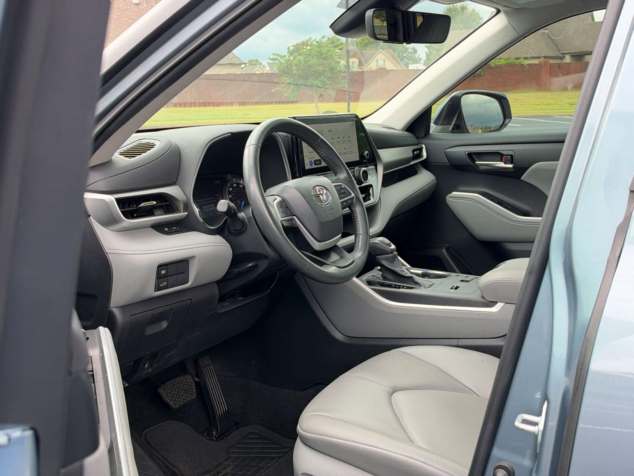 Used 2024 Toyota Highlander Hybrid SUV