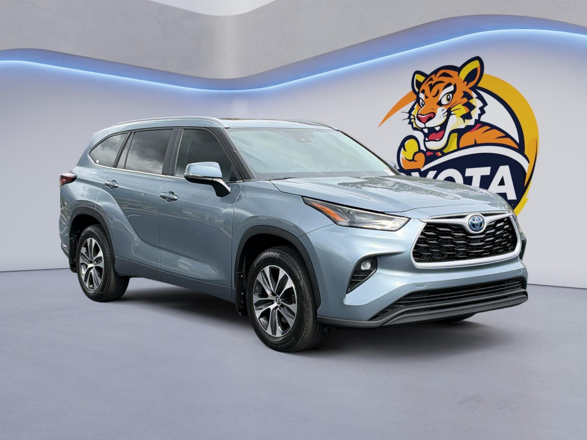 Used 2024 Toyota Highlander Hybrid SUV