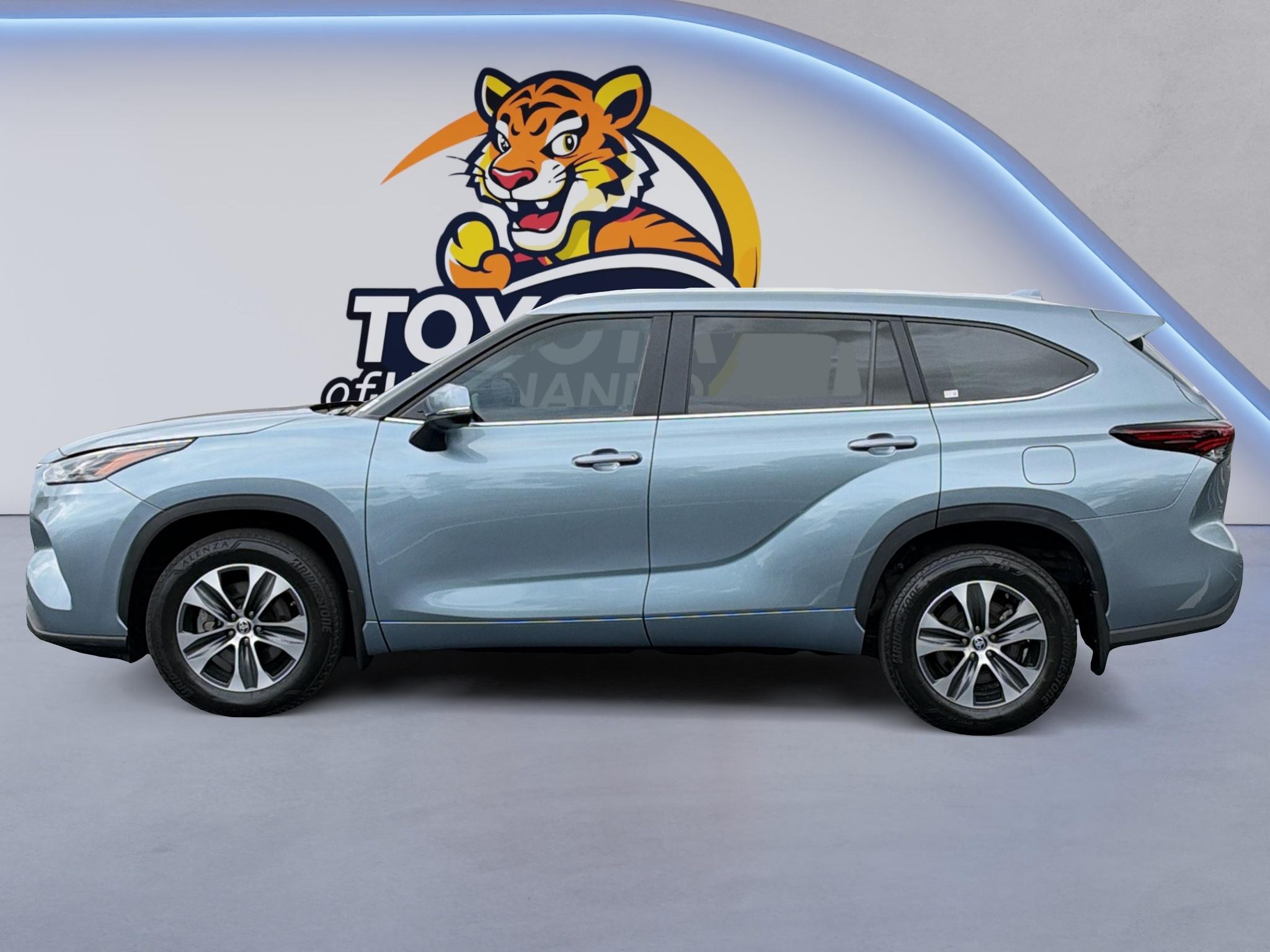 Used 2024 Toyota Highlander Hybrid SUV