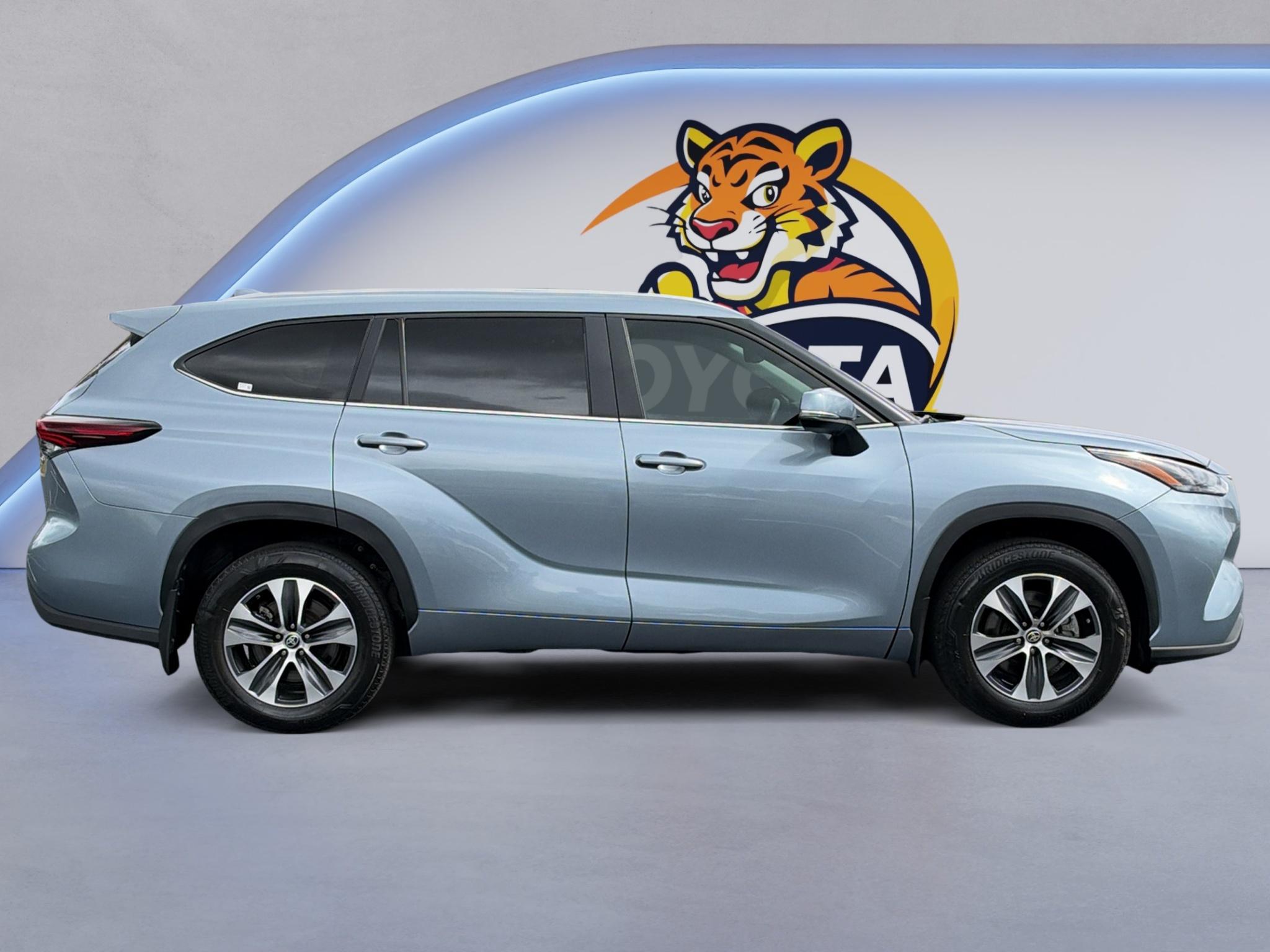 Used 2024 Toyota Highlander Hybrid SUV