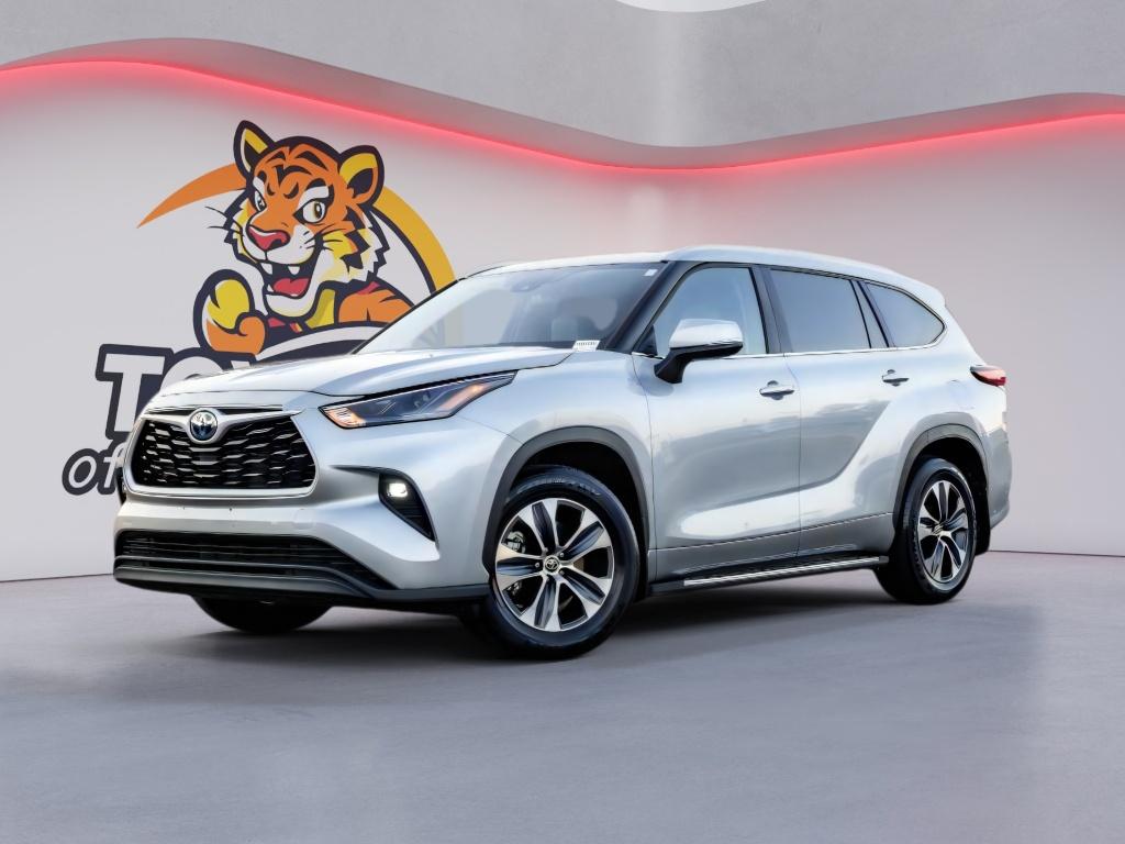2024 Toyota Highlander XLE's photo