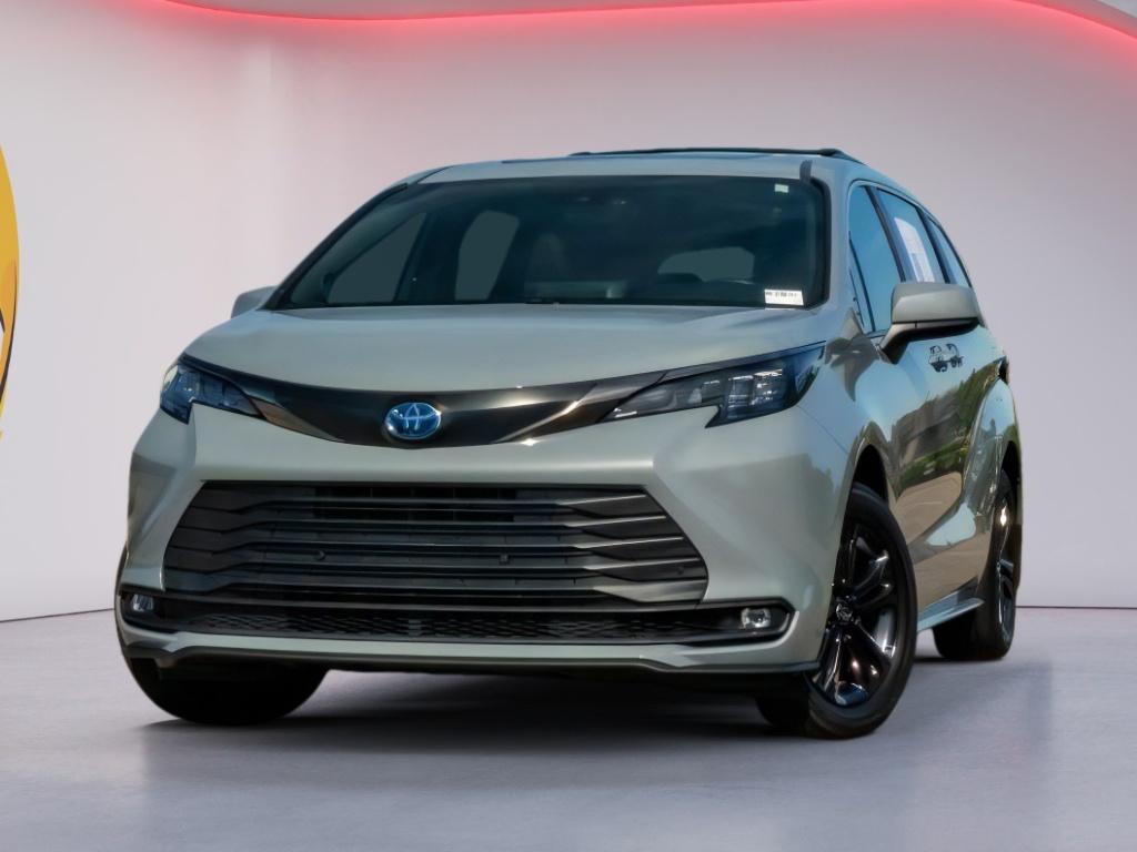 2024 Toyota Sienna Woodland Edition Hybrid AWD's photo