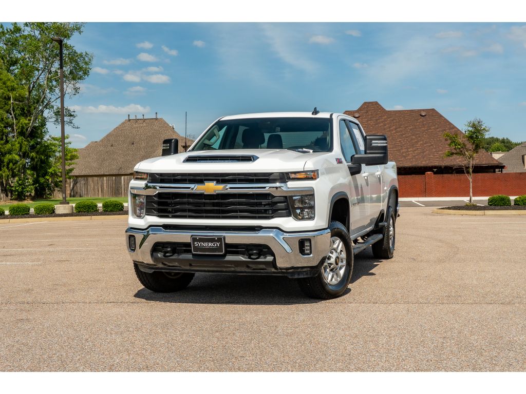 2025 Chevrolet Silverado HD LT 4WD Crew Cab Standard Box's photo