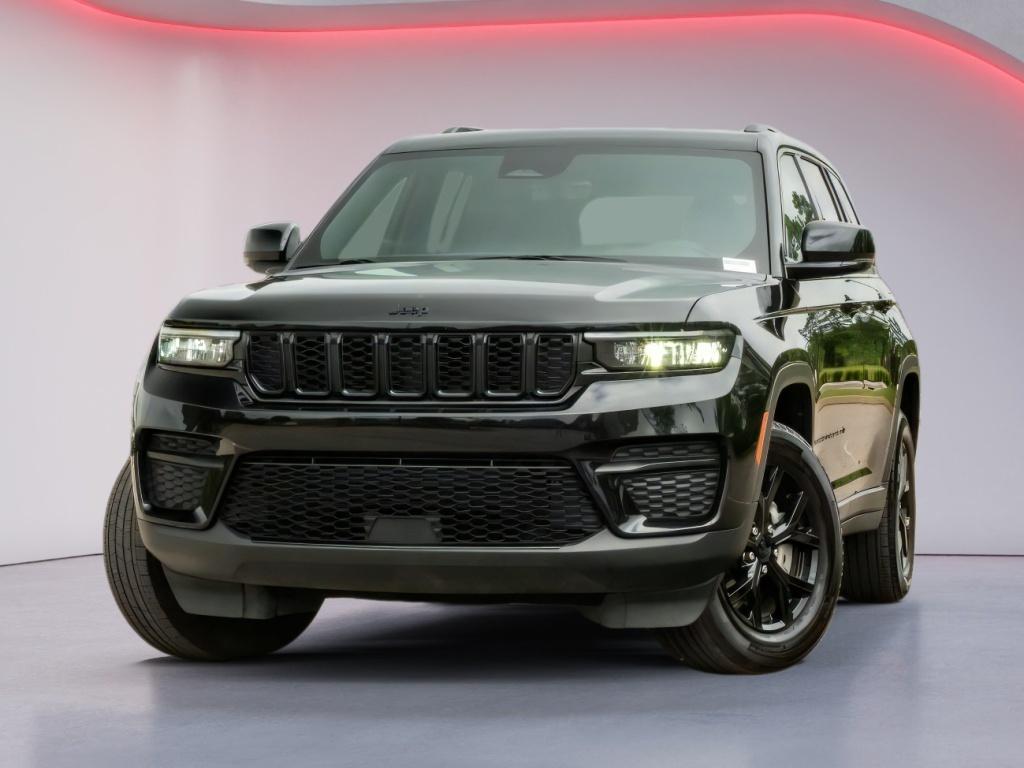 2025 Jeep Grand Cherokee Altitude 4x4's photo